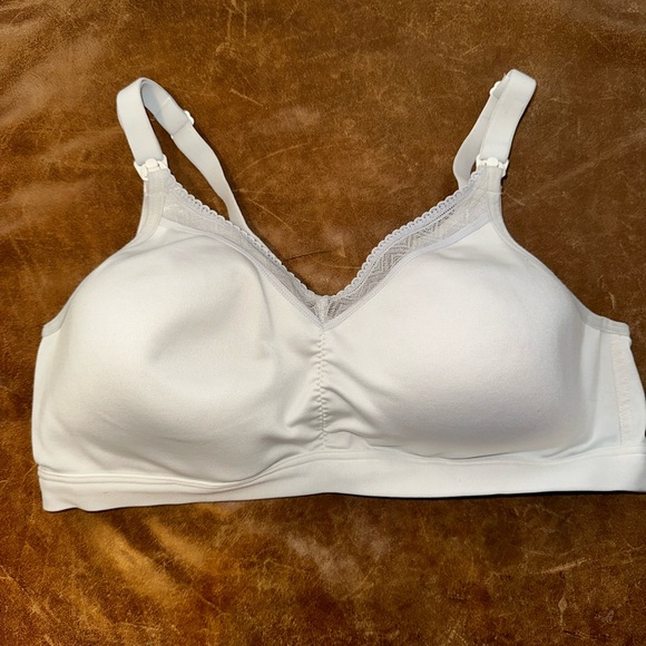Super Comfy Nursing Bra - Picture 1 of 2